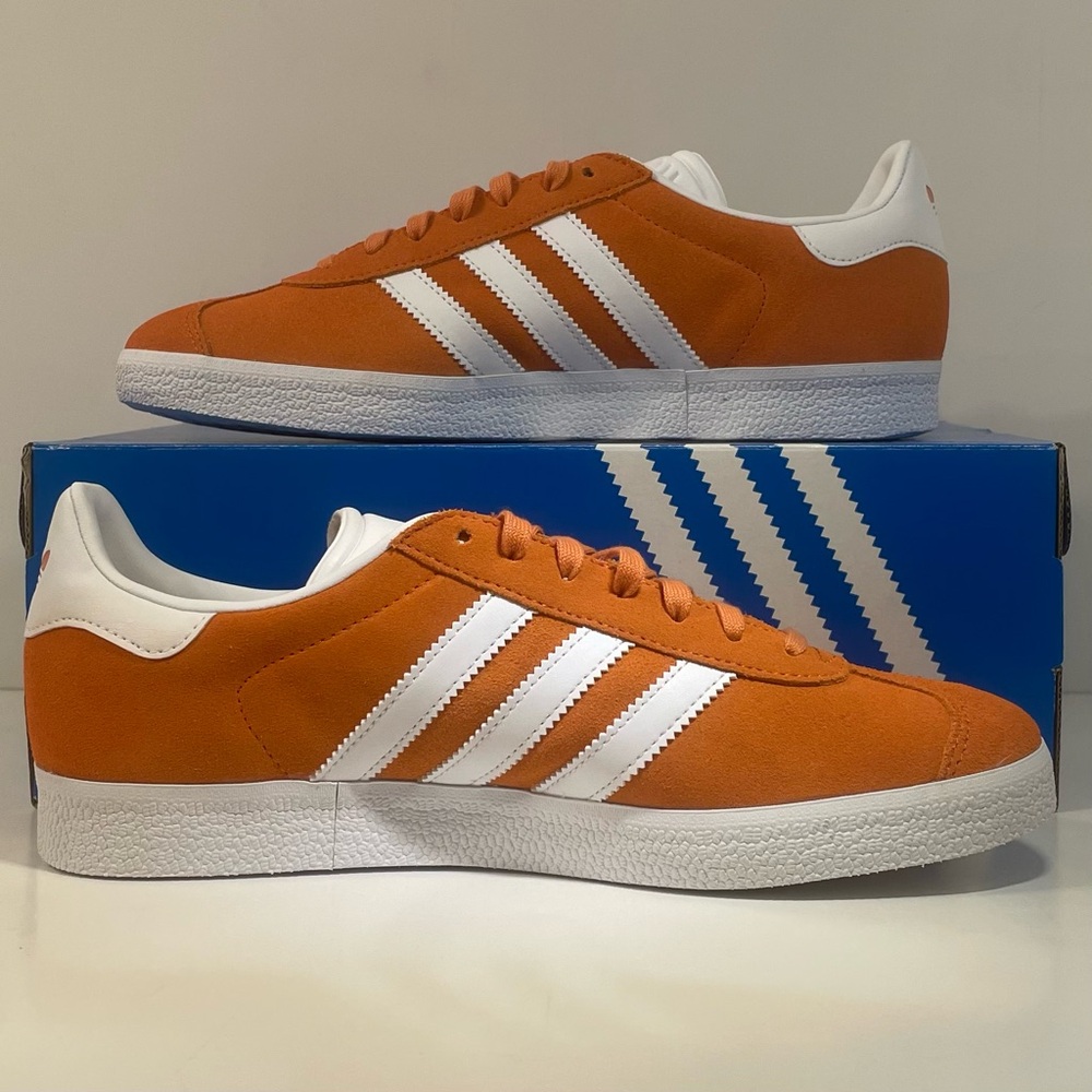 🧡 [BRAND NEW] ADIDAS GAZELLE SOLAR ORANGE WOMENS SHOES SIZE 9 SNEAKERS 🧡 - Picture 3 of 8
